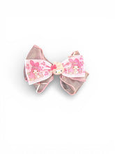 Load image into Gallery viewer, Friends Ribbon Hair bow

