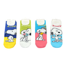Load image into Gallery viewer, Fashion Snoopy Socks
