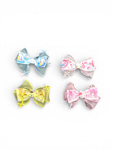 Load image into Gallery viewer, Friends Ribbon Hair bow
